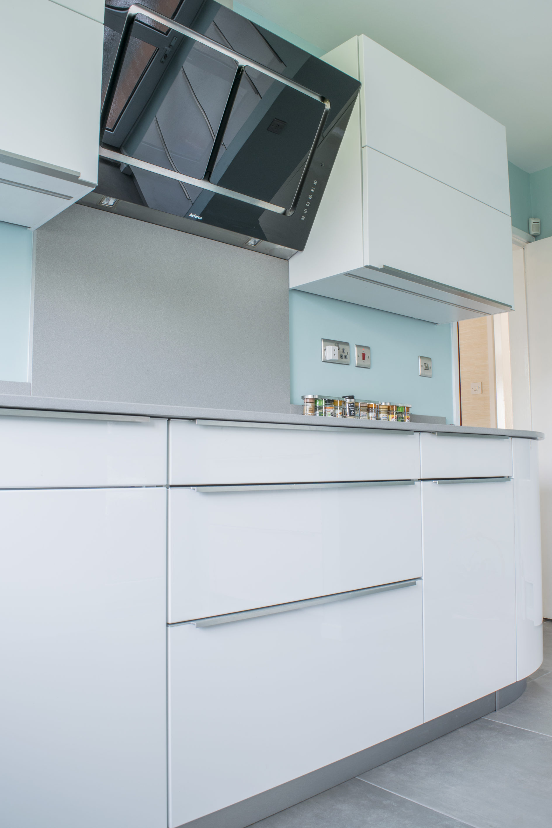 White gloss Stranmillis Wharf-4 Kitchen Stranmillis
