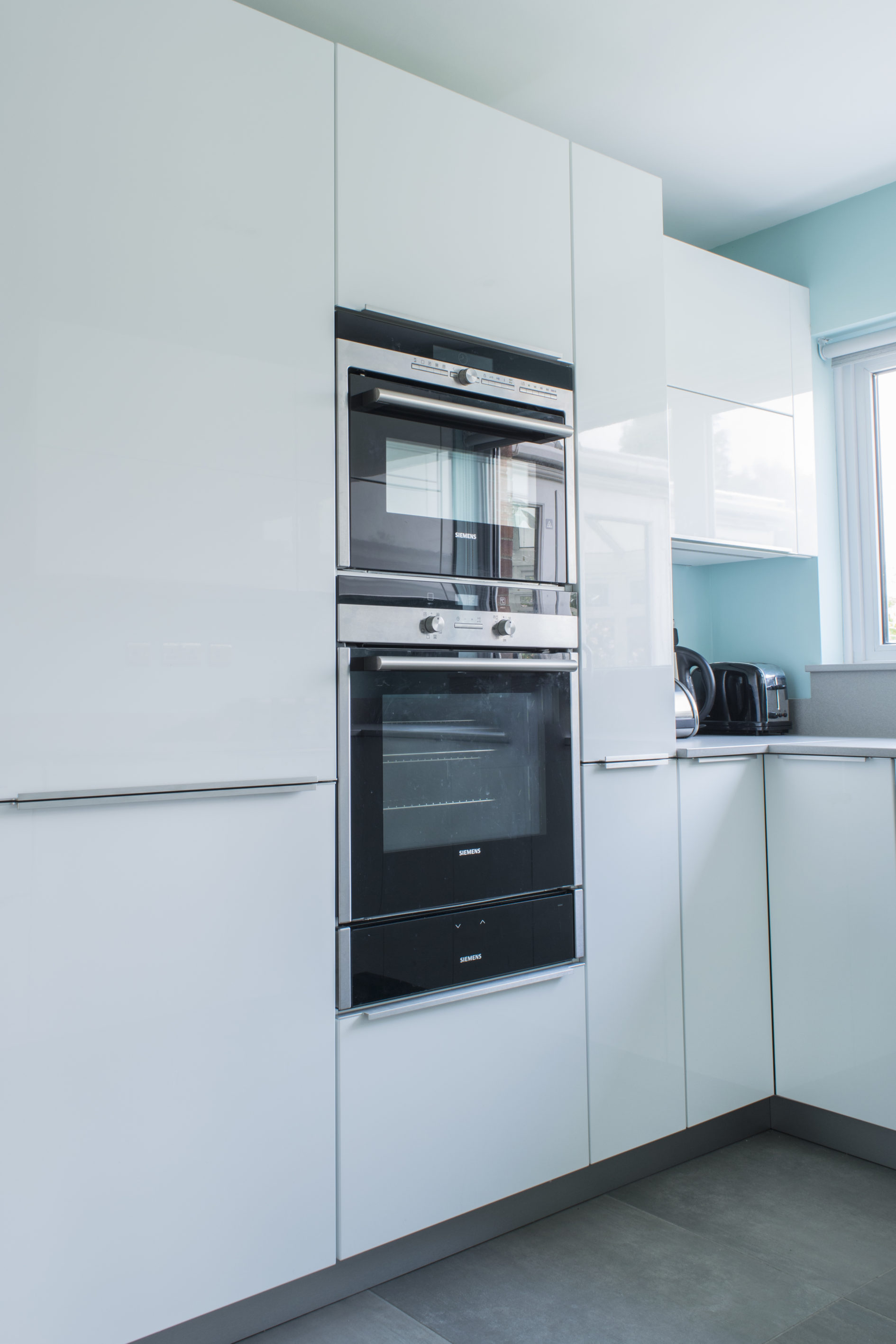 White gloss Stranmillis Wharf-5 Kitchen Stranmillis